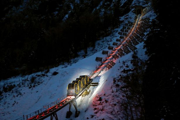 Khung cảnh ngoạn mục từ đỉnh Fronalpstock nhìn ra hồ Lucerne