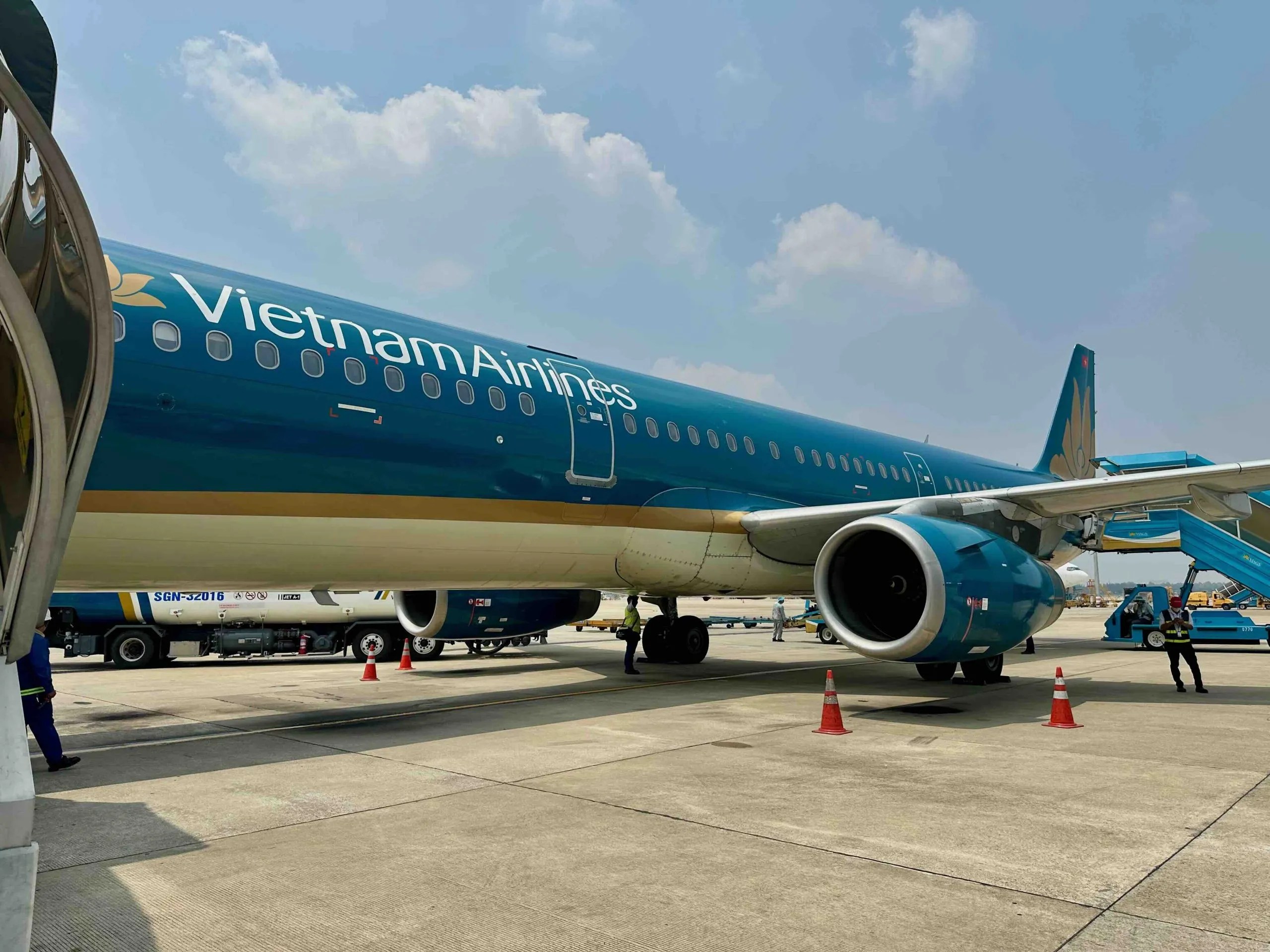 Máy bay Vietnam Airlines
