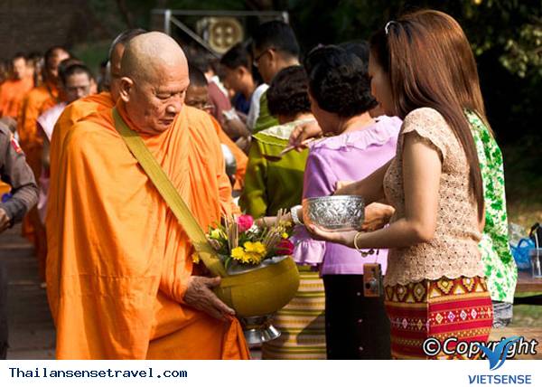 Quy tắc trang phục tại nơi linh thiêng