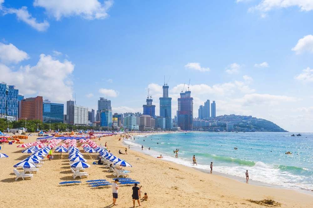 Sóng biển xanh trong tại Haeundae
