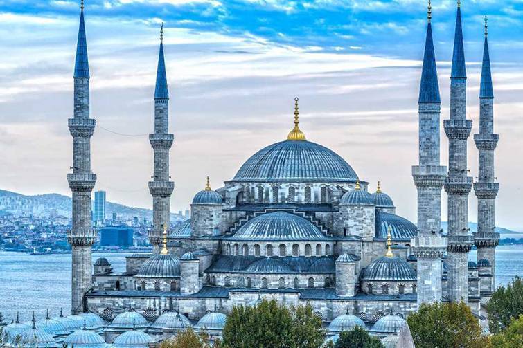 Vẻ đẹp uy nghi của Blue Mosque với sáu ngọn tháp