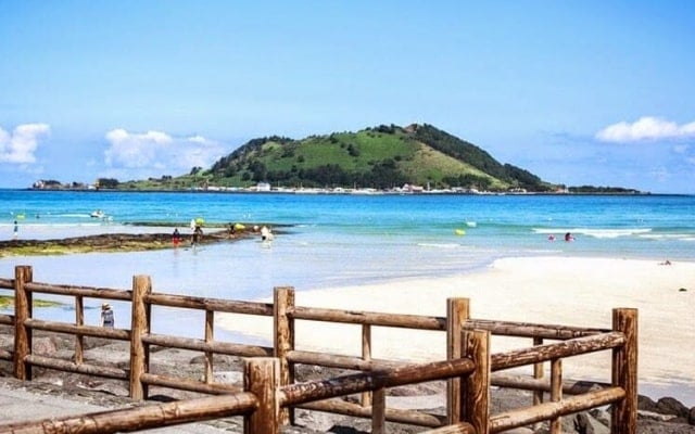 Jeju: Hòn Đảo Thần Tiên Nơi Mọi Giấc Mơ Du Lịch Hóa Hiện!