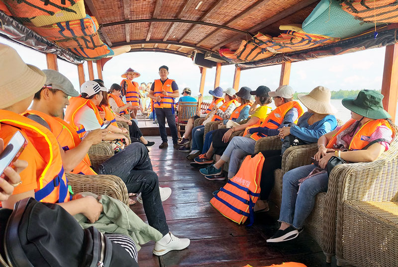 Du khách nước ngoài