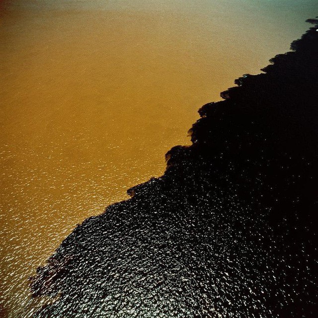 Hiện tượng biển chia đôi ngoạn mục tại Mokseom