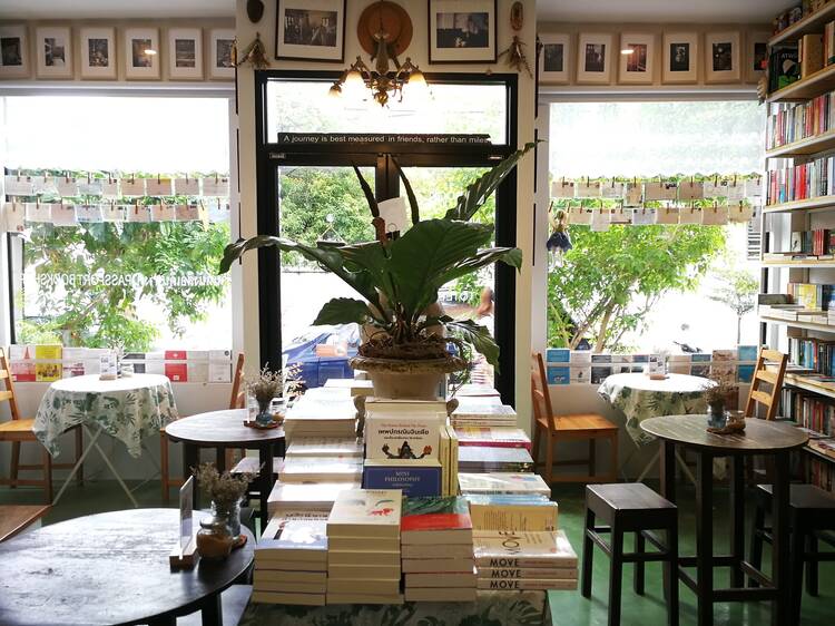 Quán cà phê và không gian thư giãn