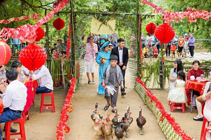 Những người phụ nữ địa phương đang trò chuyện