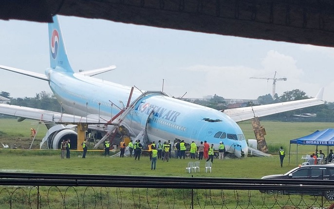 Khoảnh khắc nghẹt thở ở sân bay Tây Ninh: Khi chuyến bay bỗng hóa “ác mộng” ngay trên xe buýt!