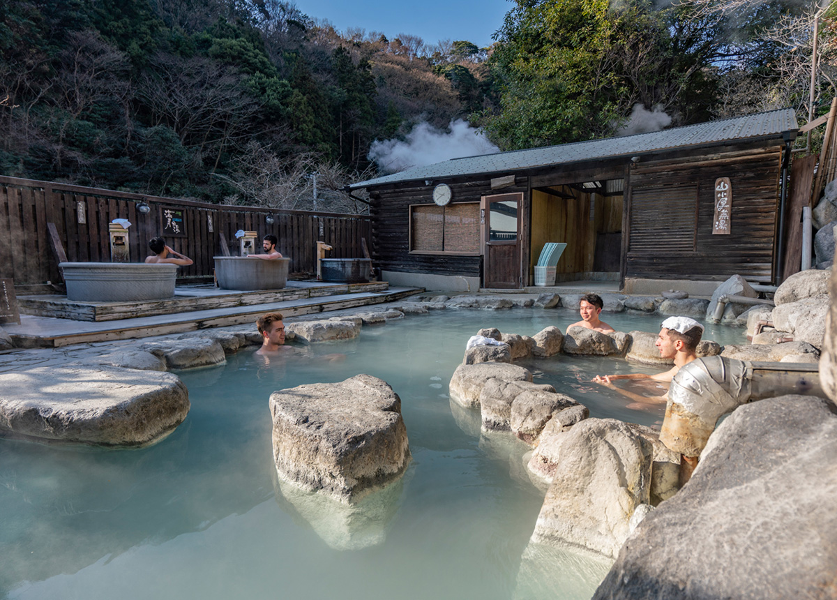 Onsen Nhật Bản: Chạm Đến Nét Văn Hóa Thanh Tẩy Linh Thiêng Giữa Lòng Thiên Nhiên 🌸