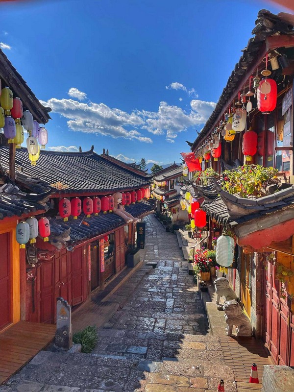 Lệ Giang – Shangrila: Khi Trái Tim Lỡ Nhịp Giữa Phố Cổ Huyền Thoại và Miền Đất Tuyết Tây Tạng