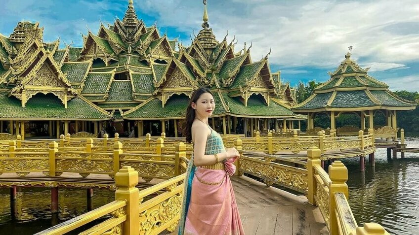 Group travel in Thailand