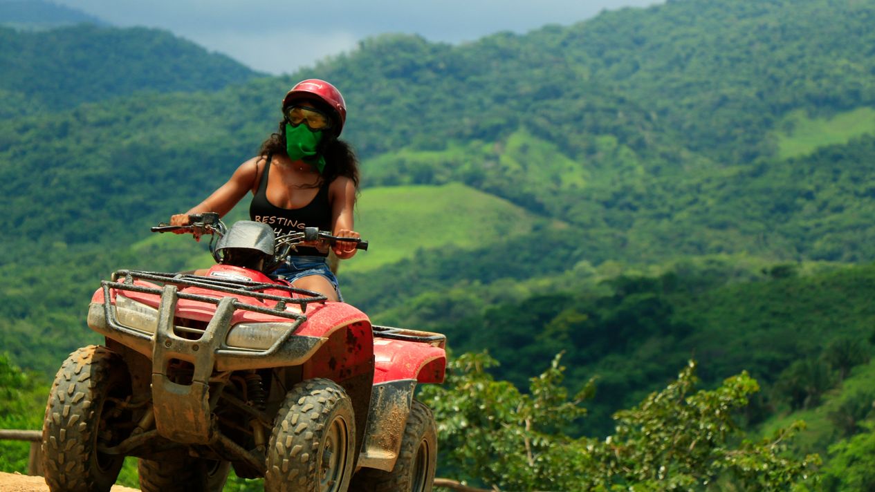 Khung cảnh núi non hùng vĩ tại Himalaya