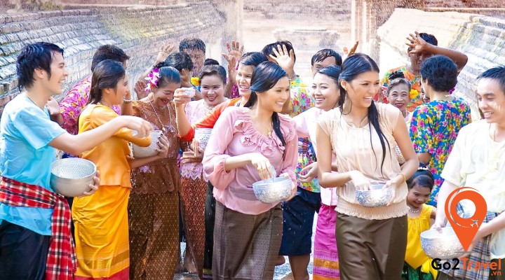 Giao tiếp với người Thái