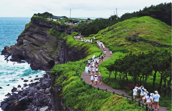 Bãi biển hoang sơ và trong xanh ở Jeju hoặc đảo Udo