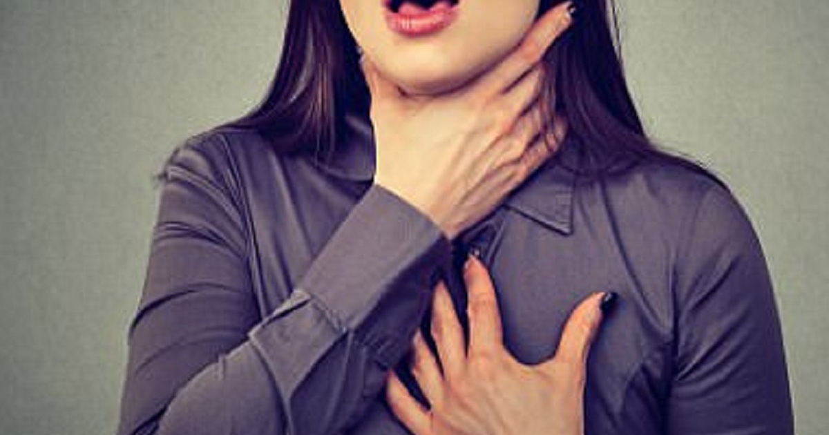 Hình ảnh minh họa về tình huống bị nghẹn, tắc đường thở