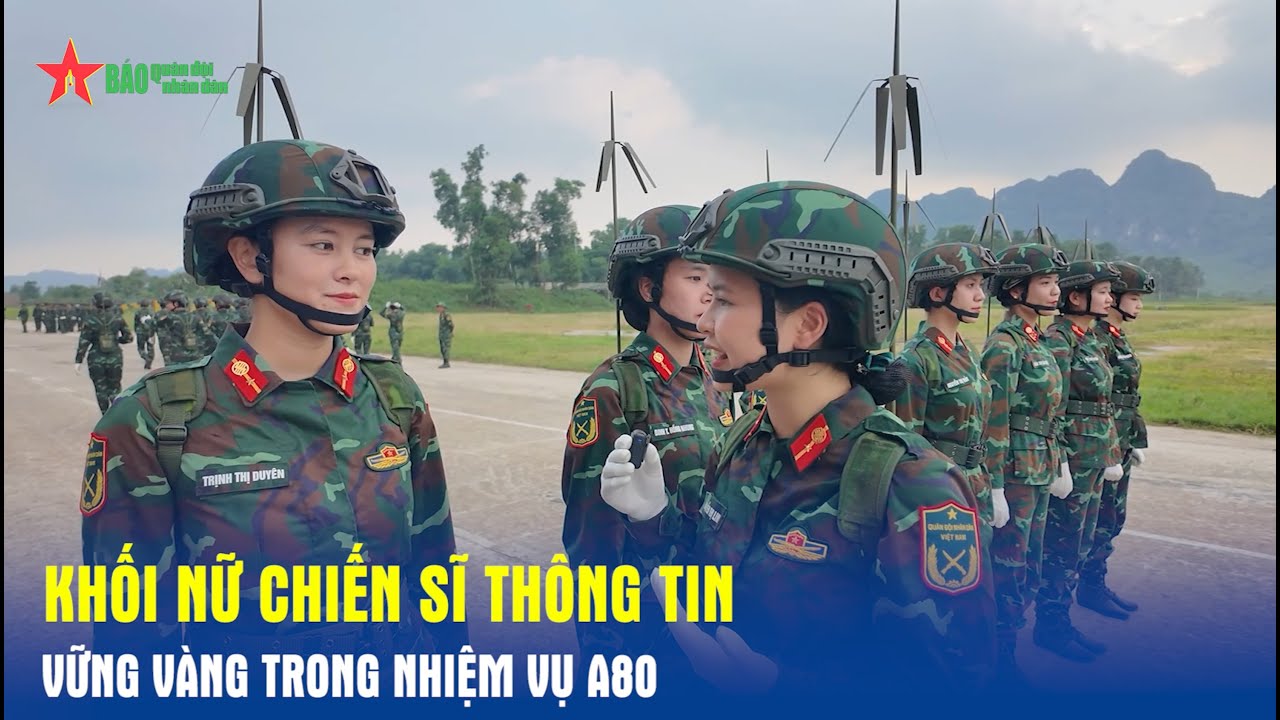 Khoảnh khắc nữ chiến sĩ Việt Nam chào quân nhân Nga