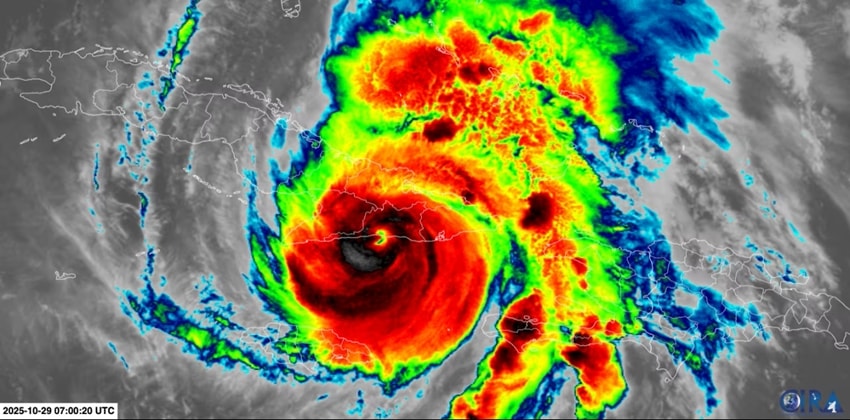 Chuyến Bay Vào Trái Tim Bão Tố: Câu Chuyện Kinh Ngạc Từ ‘Thợ Săn Bão’ và Siêu Bão Melissa